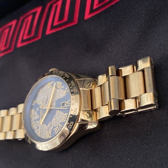 The Michael Kors MK 6243 Layton. End world 🌎 hunger watch in golden tones! - Picture 9 of 11